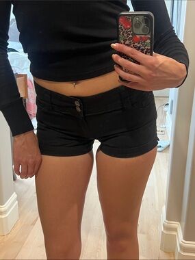 Black Women's Low-Rise Cotton Black Shorts